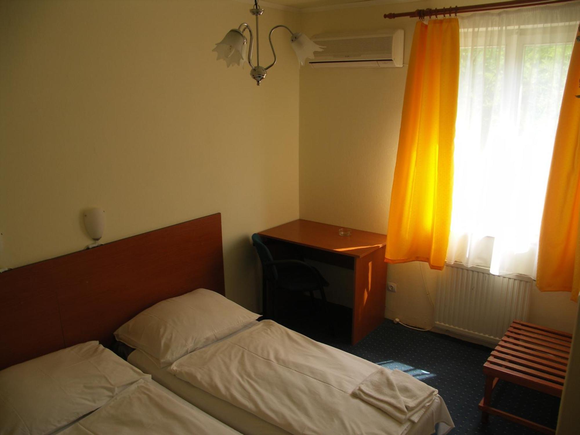 Carmen Pension Budapest Exterior photo
