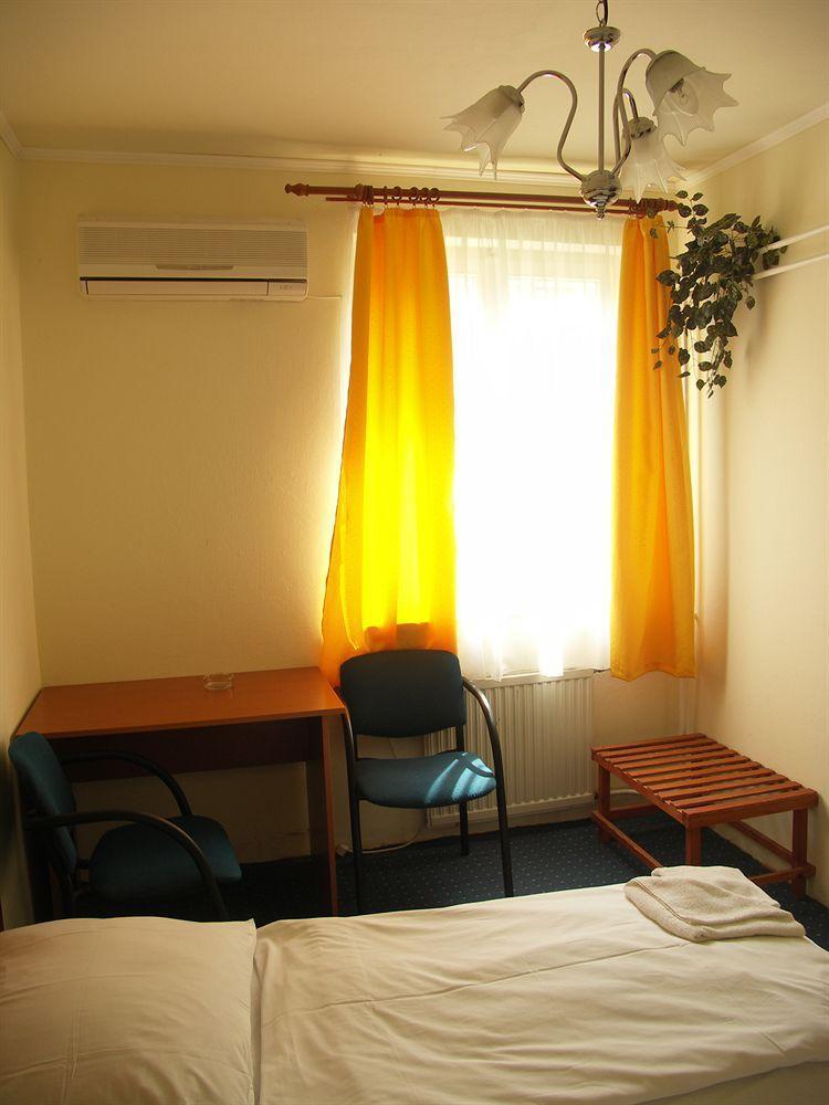 Carmen Pension Budapest Exterior photo