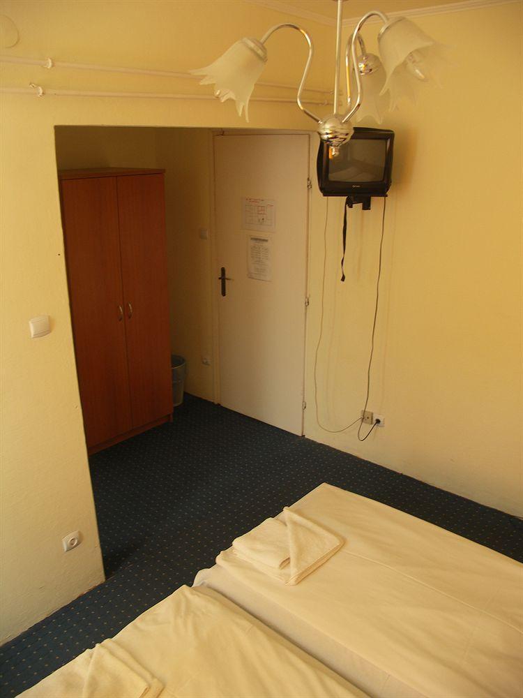 Carmen Pension Budapest Exterior photo