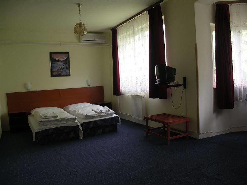 Carmen Pension Budapest Exterior photo